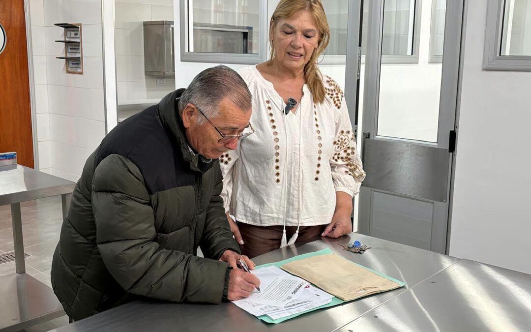 EL ACTA DE ENTREGA DE LA OBRA DE AMPLIACIÓN Y REMODELACIÓN DE LA COCINA DE NUESTRO HOSPITAL