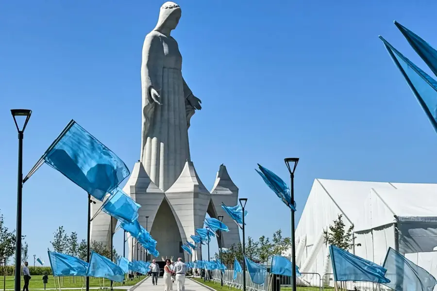 Polonia inauguró la estatua de la Virgen María más alta de Europa: supera al Cristo Redentor