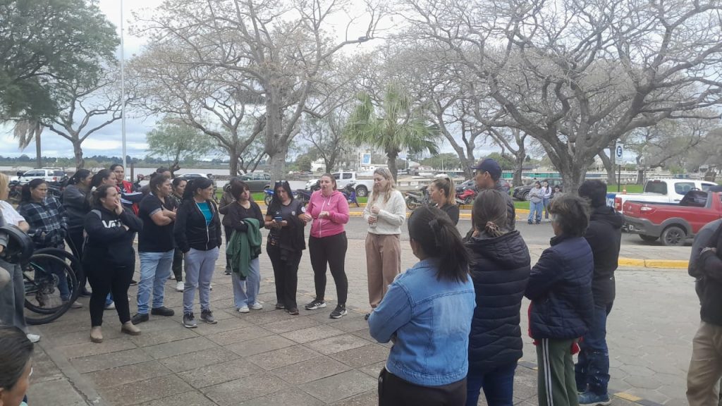 OTRA VEZ SOPA… Más de 100 alumnos de Federación se quedaron sin transporte para asistir a la escuela