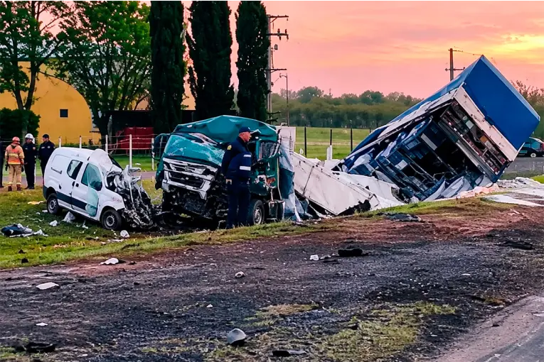 Choque fatal en Ruta 39: las tres víctimas eran de Urdinarrain y viajaban en un vehículo municipal hacia Paraná